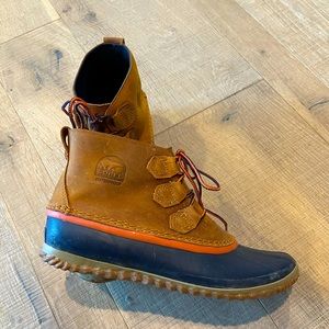 Sorel “Out n About” rain boot